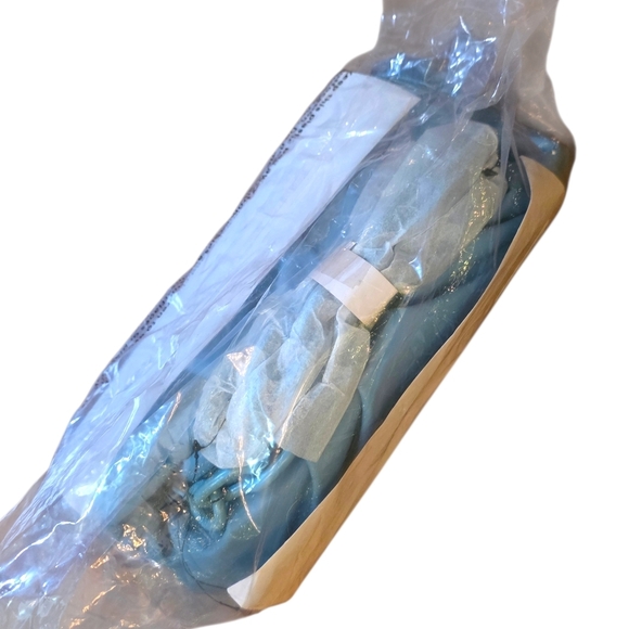 NWT Badgley Mischka Baby Blue Wrapped Frame Clutch Vegan Leather Evening Bag - Picture 11 of 11